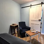 公寓 Normandy Couple Getaway With Garden