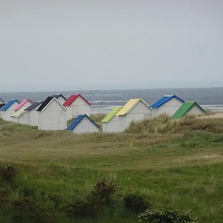 Normandy Couple Getaway With Garden Lägenhet *